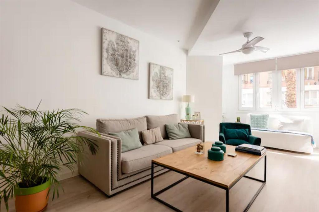 Nuevo Apartamento Lujo Playa Malagueta-Centro Málaga Buitenkant foto